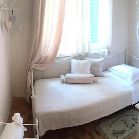 With Parking Space - 18179 * Βόντιτσε